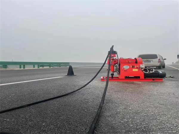 岢岚马路路基路面开裂下沉注浆加固灌浆